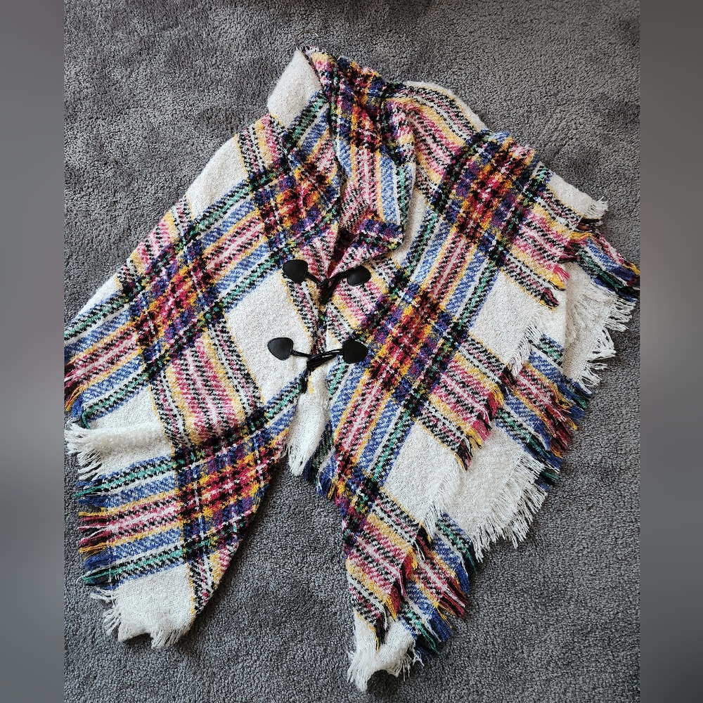Accessory St poncho with buttons